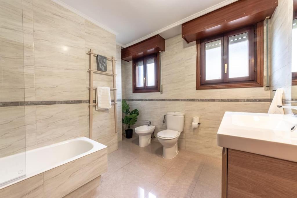 Апартаменти Acogedor Piso En Santurtzi .Parking Privado Екстер'єр фото