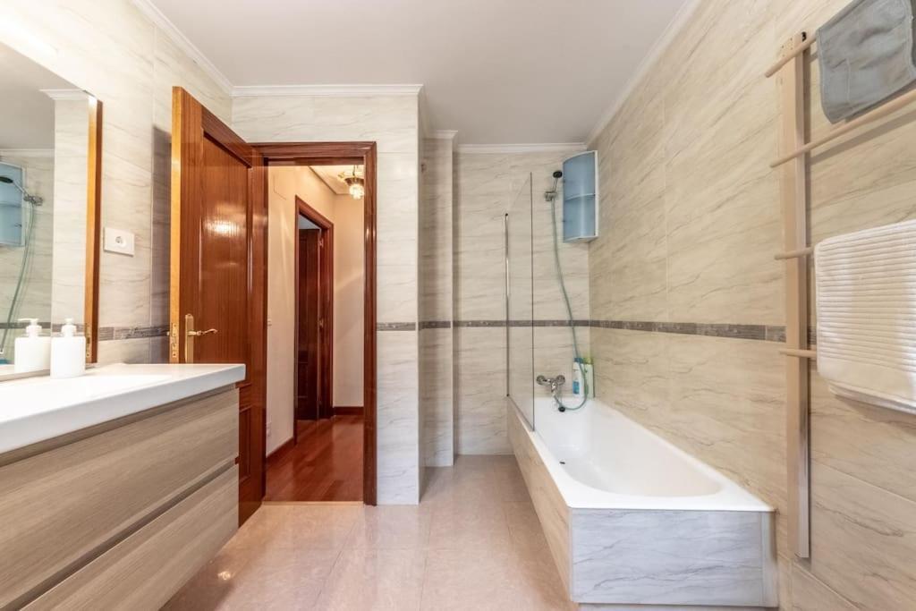 Апартаменти Acogedor Piso En Santurtzi .Parking Privado Екстер'єр фото
